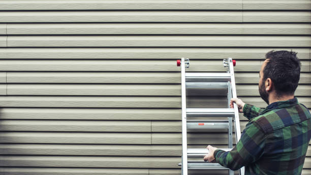 Best Siding Removal and Disposal  in Oakfield, WI